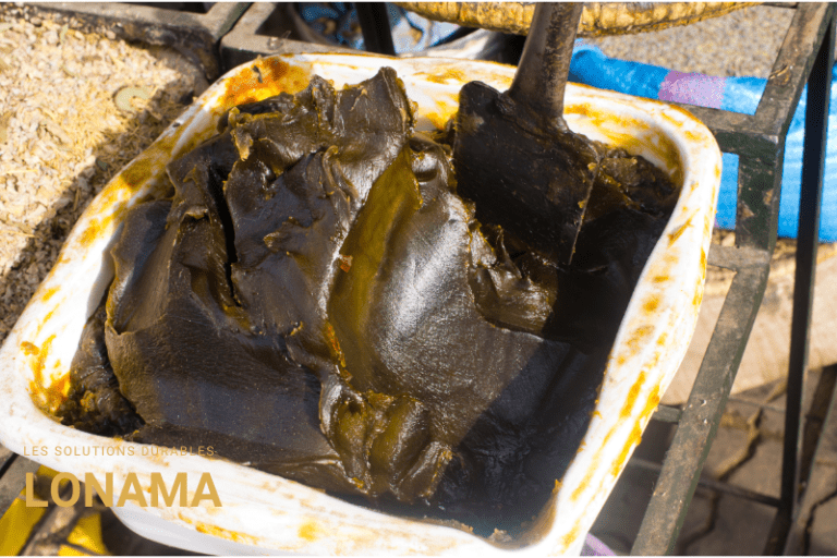 Savon noir : le couteau suisse du ménage (cosmétique vs ménager, utilisations, prix)